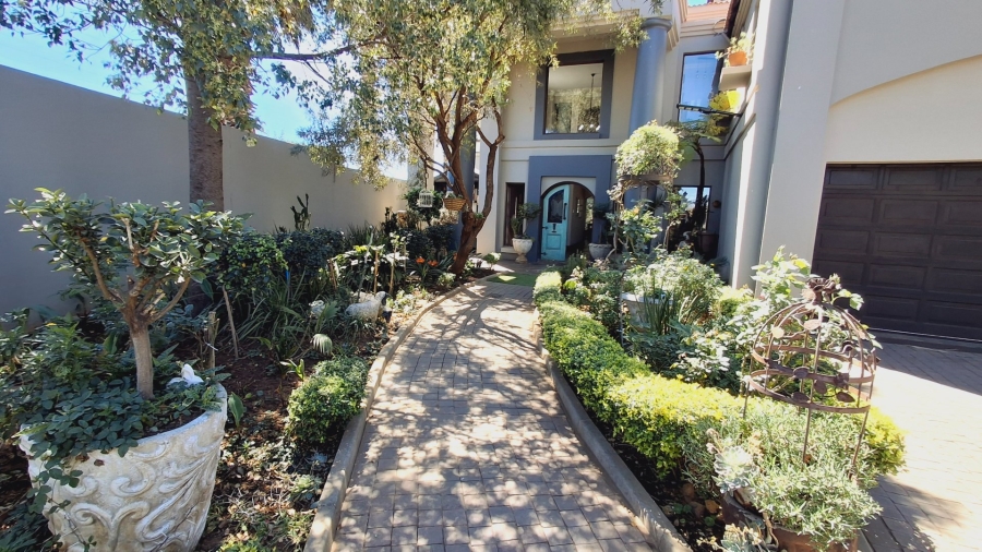 5 Bedroom Property for Sale in Roodia Free State
